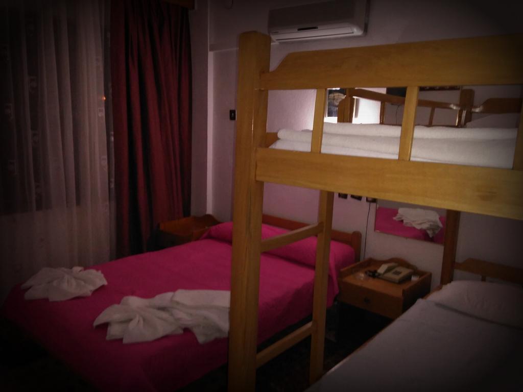 Pak Hotel - Adult Only Kusadası Quarto foto