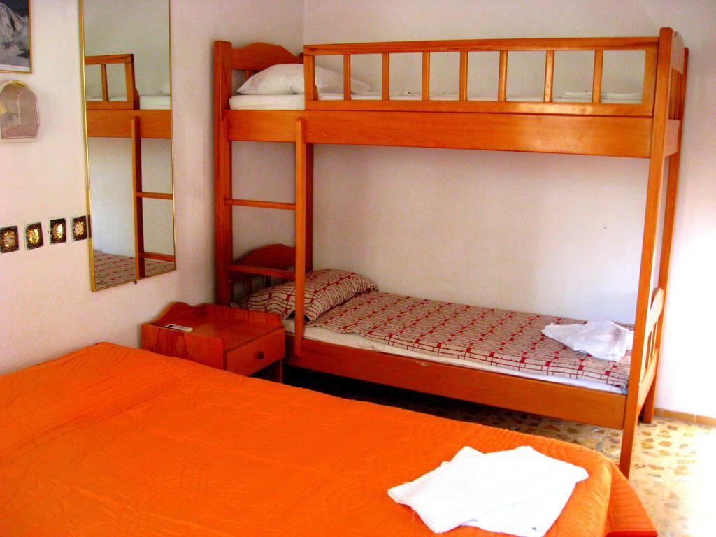 Pak Hotel - Adult Only Kusadası Quarto foto